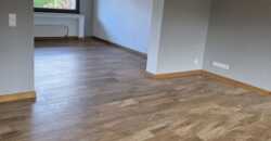 Familienidyll in Bestlage: Freistehendes Haus mit ca. 230 m² Wohnfläche und 3 Garagen in Uerdingen