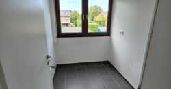 Familienidyll in Bestlage: Freistehendes Haus mit ca. 230 m² Wohnfläche und 3 Garagen in Uerdingen